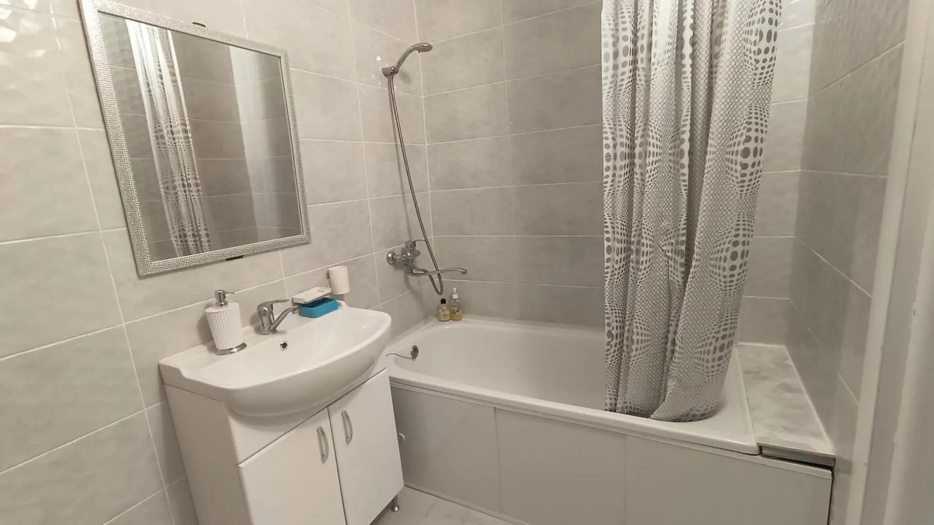 1-Комнатная Квартира В Центре Левого Берега Астаны Nur-Sultan  Apartment